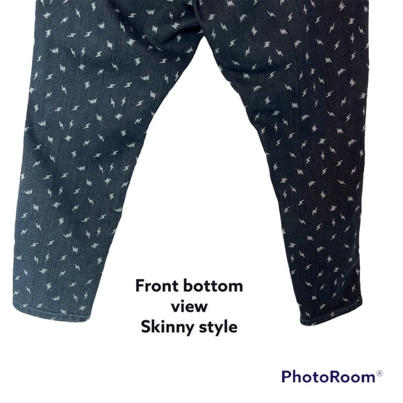 Torrid women blue white jean ankle length lightening pattern zip button top 14 - Picture 6 of 15